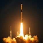 SpaceX prekonáva rekordy z roku 2025: Najnovší mega štart Starlink ohromuje pozorovateľov oblohy